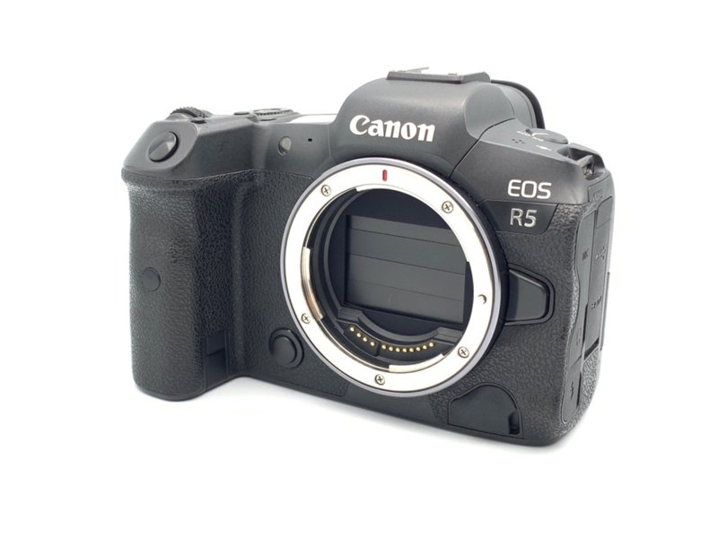 Canon EOS R5 フルサイズミラーレスカメラの正面外観
