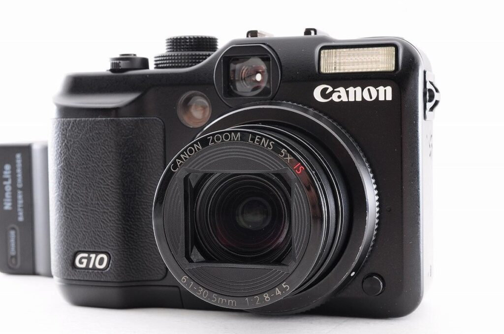 Canon PowerShot G10 コンパクトデジタルカメラの正面画像