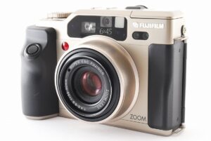 中判カメラ Fujifilm GA645ziの正面画像