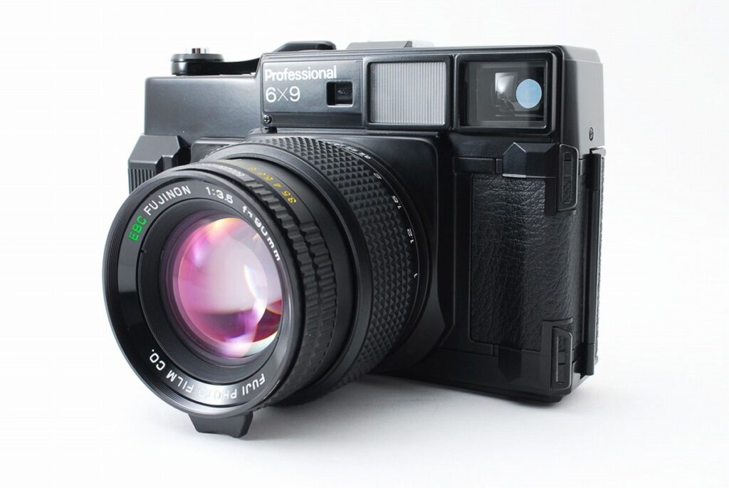 Fujifilm GSW690 Professional 中判フィルムカメラ 90mm F3.5レンズ搭載