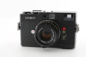 高級コンパクトフィルムカメラ Minolta CLE Rokkor 40mm f2の正面画像