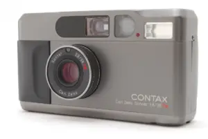 CONTAX T2 フィルムカメラ Carl Zeiss Sonnar T* 35mm F2.8 を搭載した高級コンパクトカメラの外観