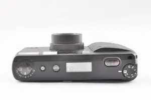 フィルムカメラの液晶表示が薄くなる不具合例 高級コンパクトカメラのLCD表示欠け症状