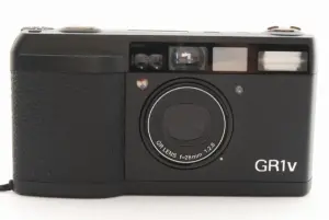 RICOH GR1v フィルムコンパクトカメラ GRレンズ28mm F2.8 搭載モデルの外観