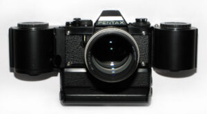 PENTAX LX フィルム一眼レフカメラ。モータードライブとバッテリーパック装着の高級ペンタックスカメラ買取イメージ
