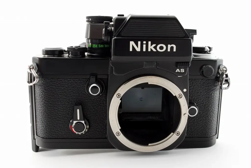 Nikon F2 フォトミックASの正面写真｜大阪で人気のフィルムカメラ高価買取モデル