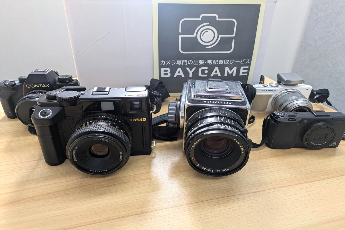 Hasselblad 501CM / Bronica RF645 / Contax Ariaほか