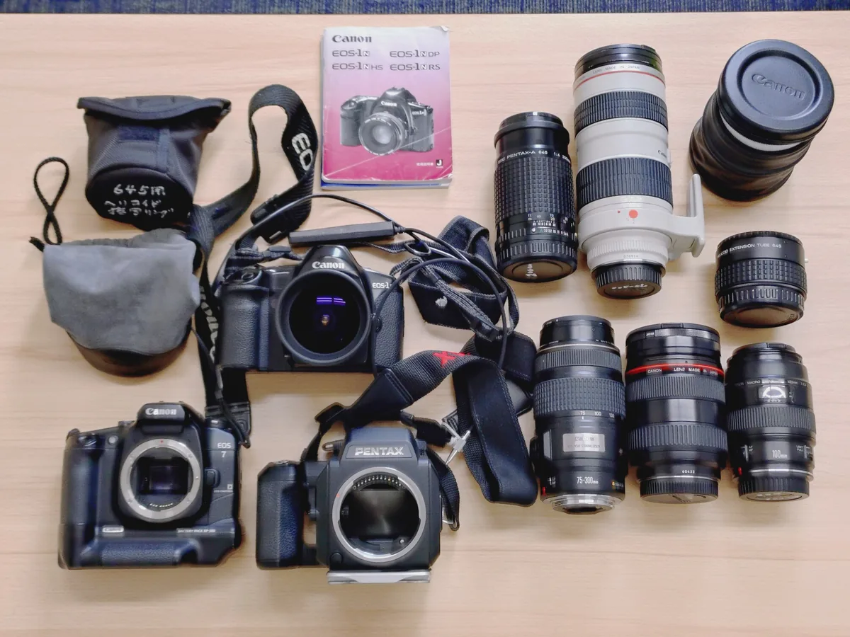 PENTAX 645N II ・Canon EF 70-200mm f/2.8L USM ・Canon EF 28-70mm f/2.8L USM ・レンズ数点